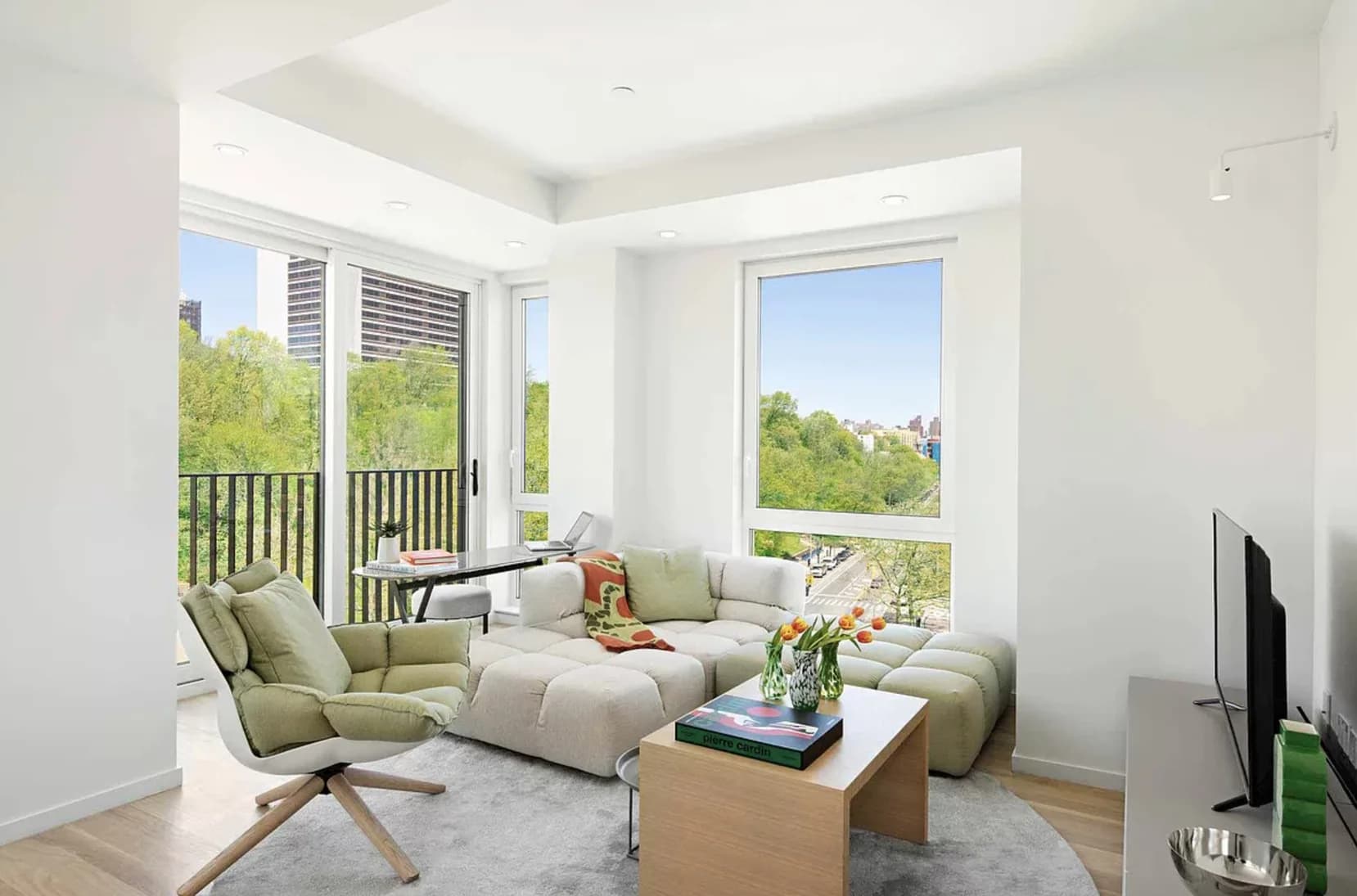 320 West 135 Street #9-A, Manhattan, NY 10030 apartment_living_room 1