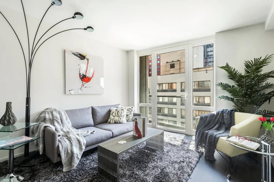 235 East 44 Street #11B, Manhattan, NY 10017 apartment_living_room 1