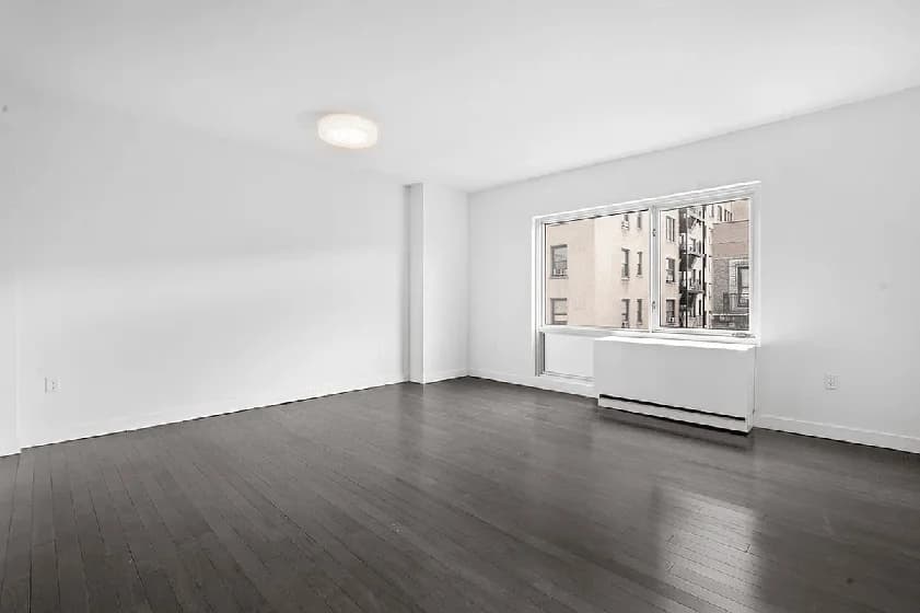 607 West 161 Street #5F, Manhattan, NY 10032 apartment_living_room 1