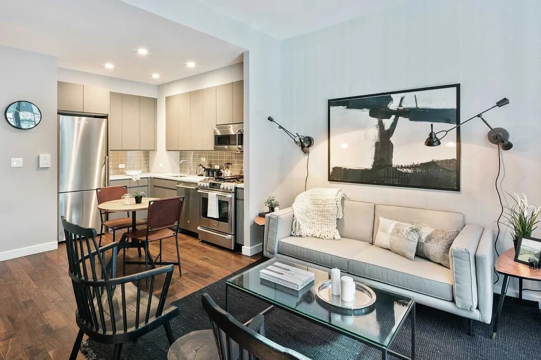 507 West 28 Street #1013, Manhattan, NY 10001 apartment_living_room 1