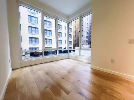135 E 47 St #3D, Manhattan, NY 10017