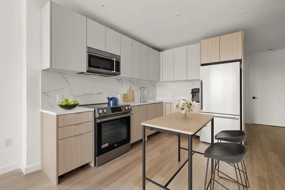 5055 Broadway #202, Manhattan, NY 10034 1