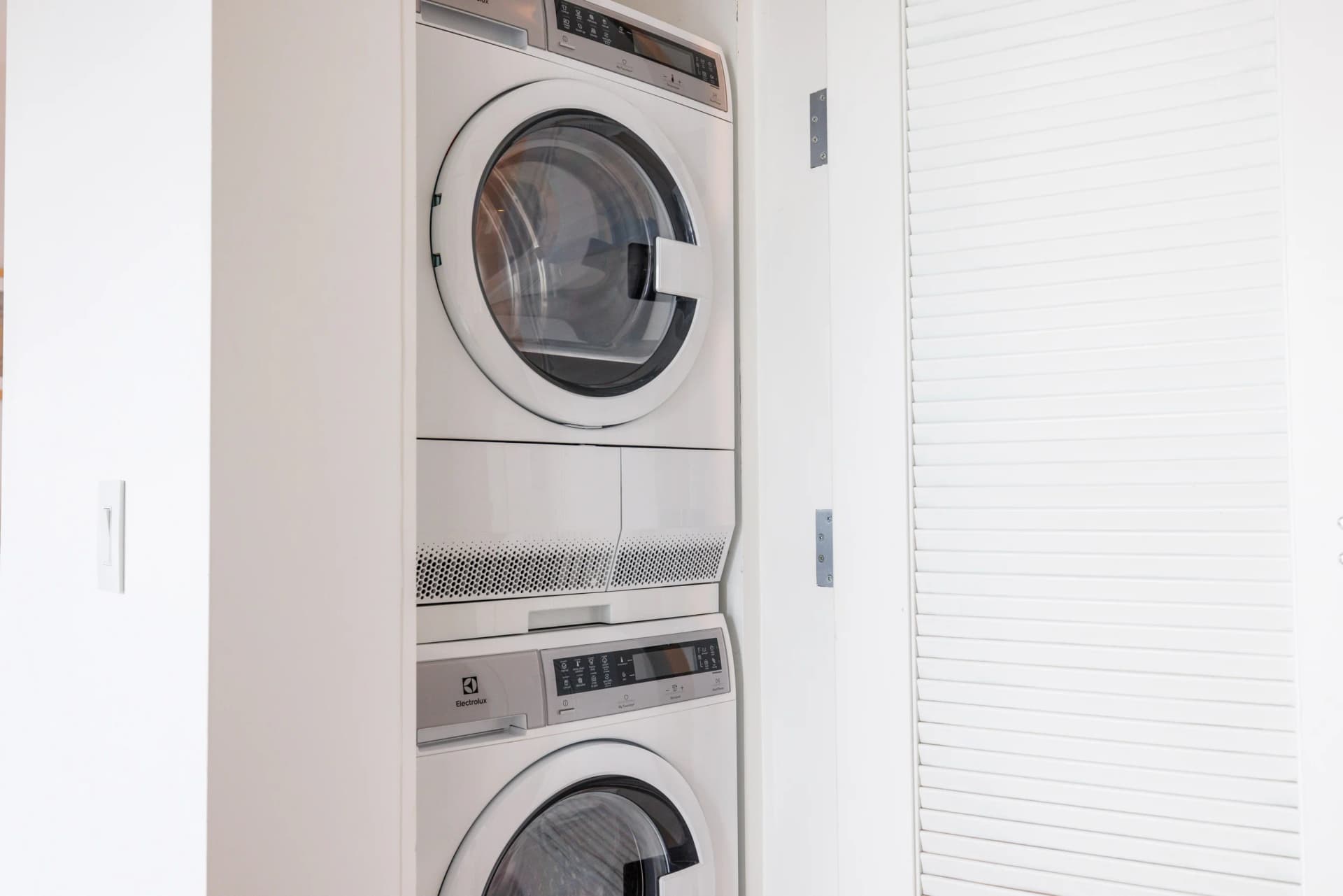 158 East 126 Street #1018, Manhattan, NY 10037 apartment_washer_dryer 1