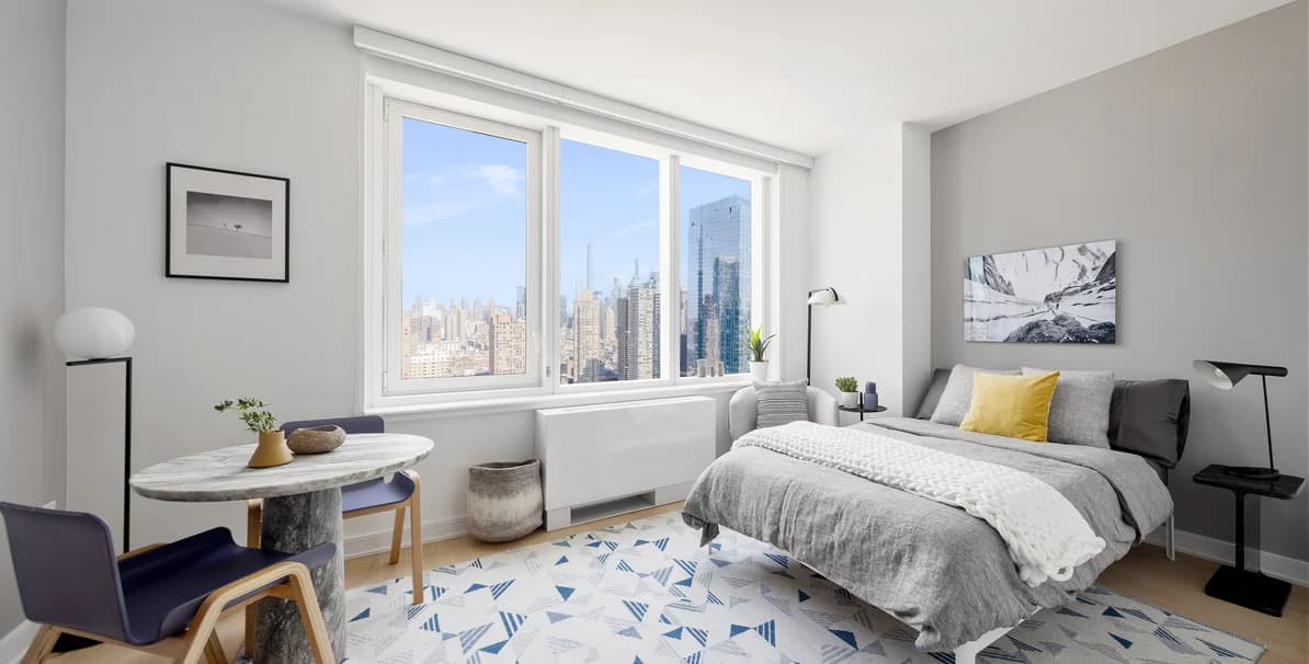 555 West 38 Street #2512, Manhattan, NY 10018