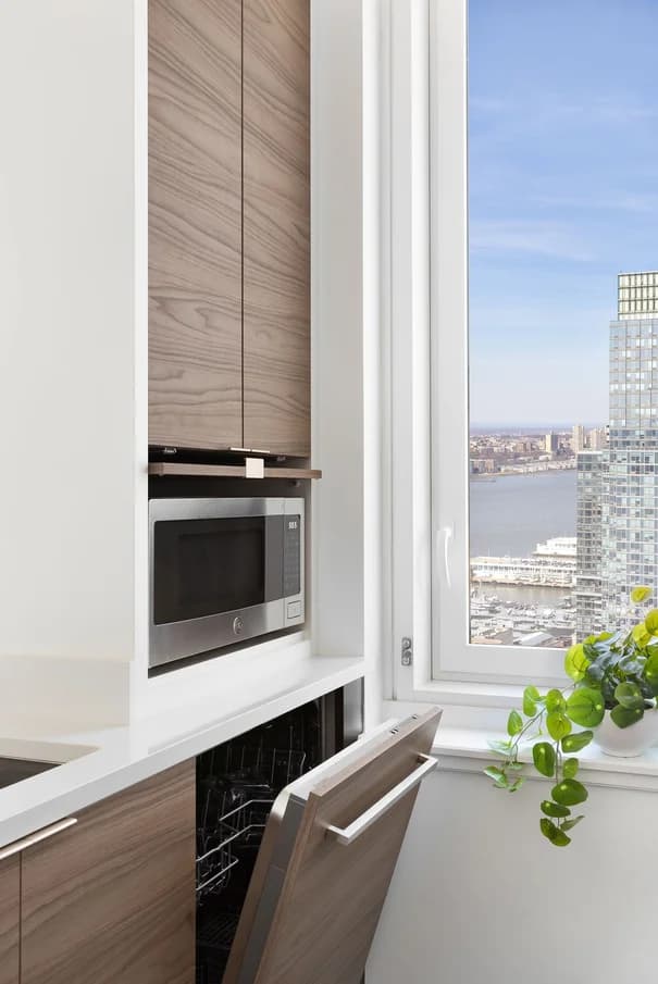555 West 38 Street #3116, Manhattan, NY 10018