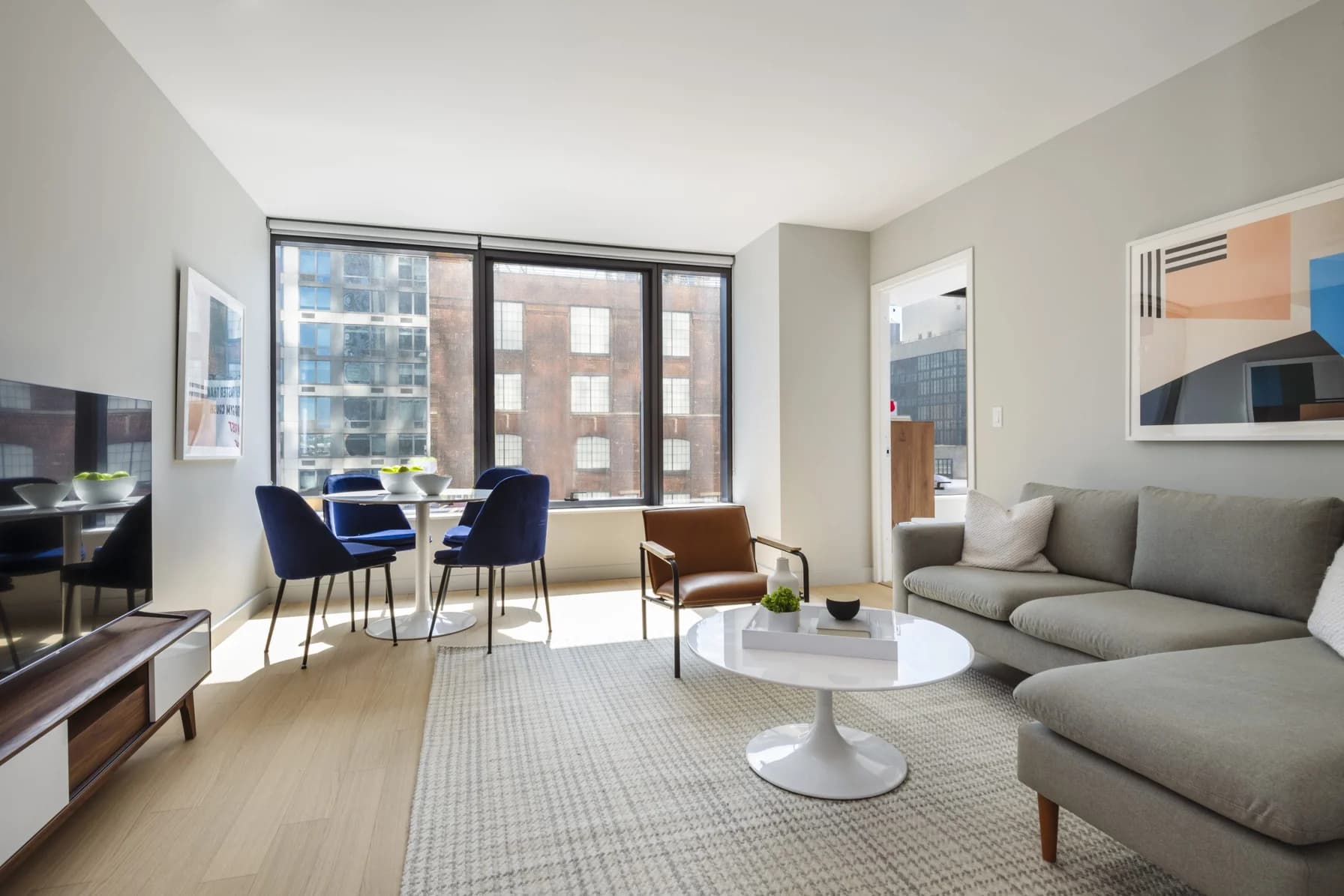 311 11 Avenue #1007, Manhattan, NY 10001 apartment_living_room 1