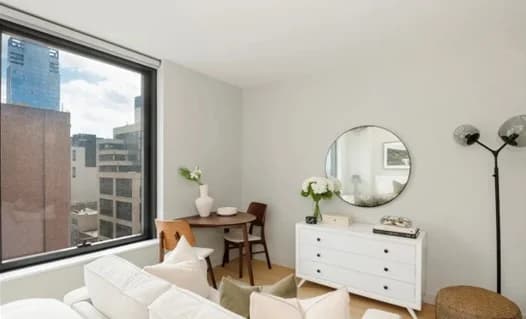311 11 Ave #3202, Manhattan, NY 10001 apartment_living_room 1