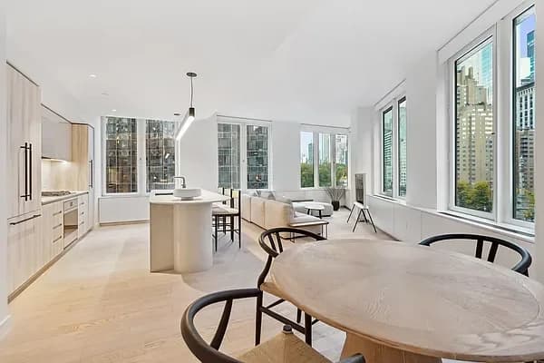 30 West 60 Street #08D, Manhattan, NY 10023
