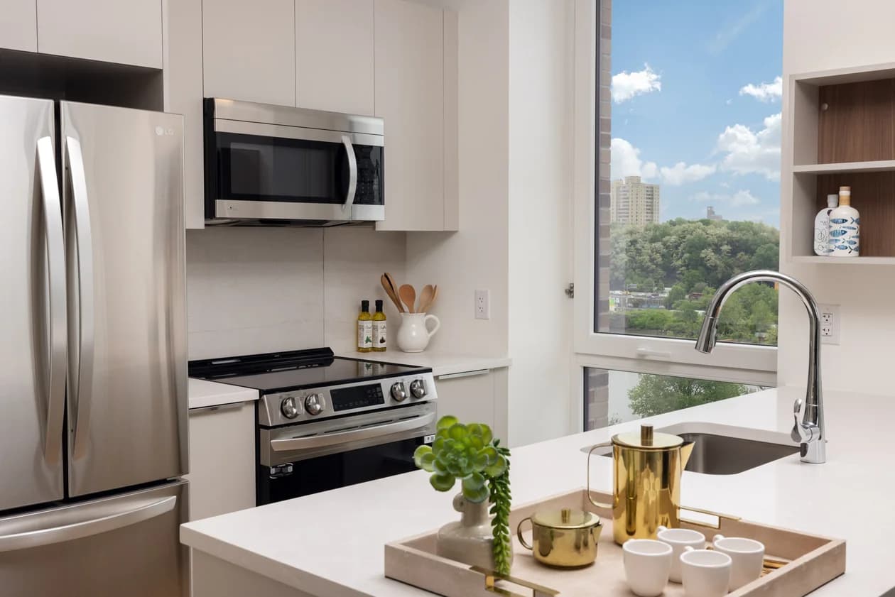 420 West 207 Street #312, Manhattan, NY 10034 apartment_kitchen 1