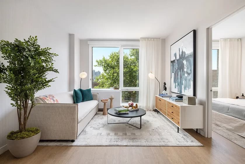 420 West 207 Street #402N, Manhattan, NY 10034 apartment_living_room 1