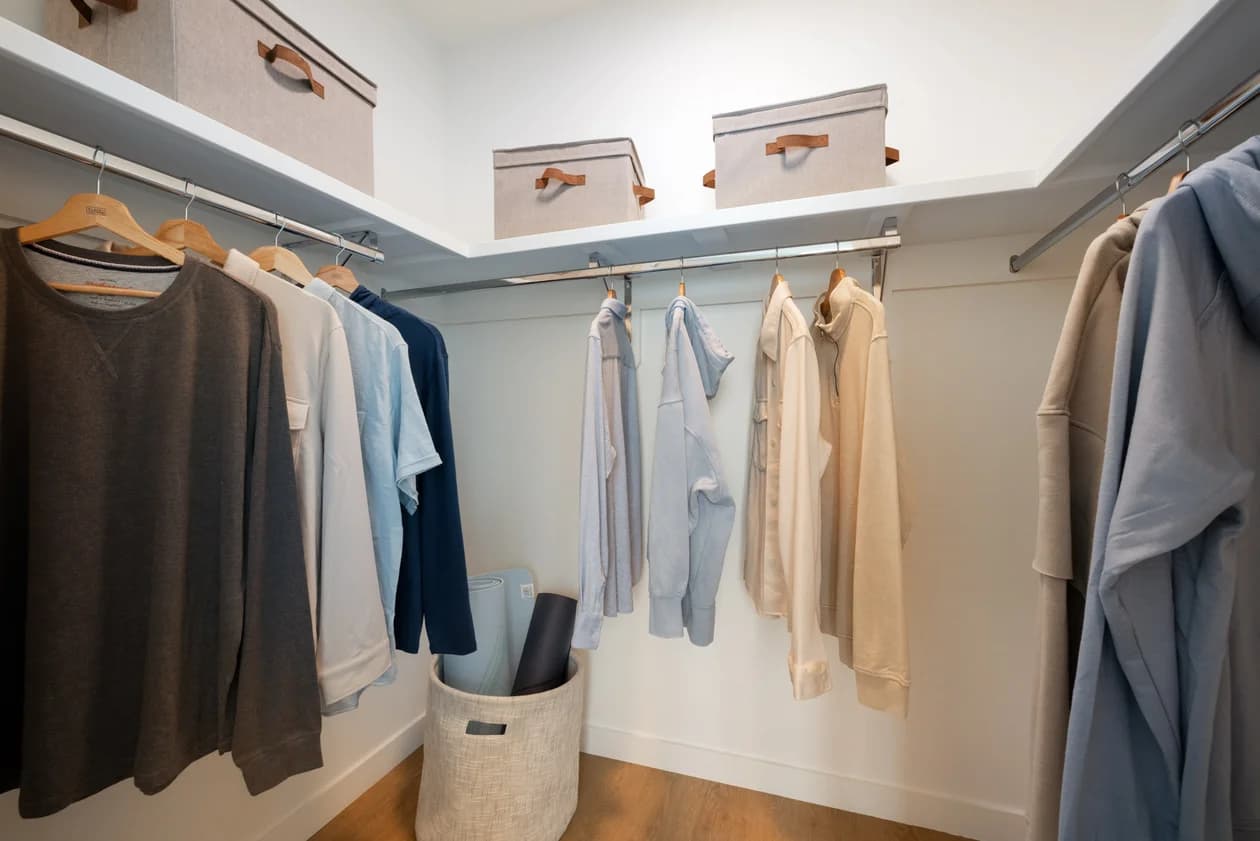 420 West 207 Street #517S, Manhattan, NY 10034 apartment_closet 1