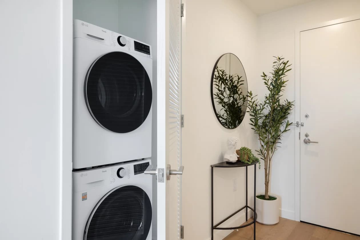 420 West 207 Street #710S, Manhattan, NY 10034 apartment_washer_dryer 1