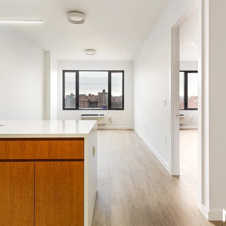 276 Grand Concourse #806, Bronx, NY 10451 apartment_living_room 1