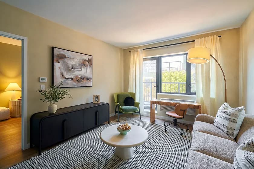 586 Gerard Avenue #4O, Bronx, NY 10451 apartment_living_room 1