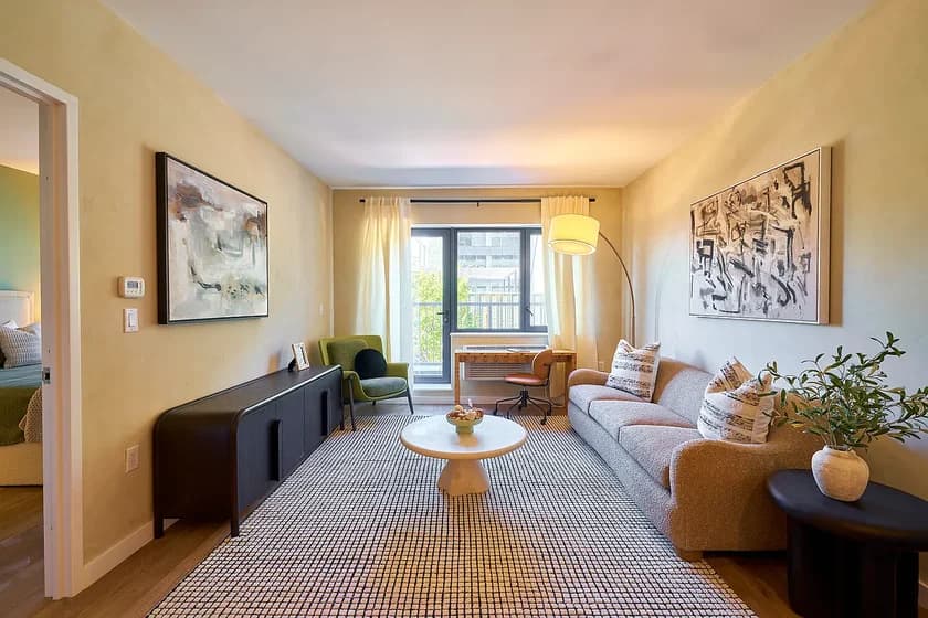 586 Gerard Avenue #8I, Bronx, NY 10451 apartment_living_room 1