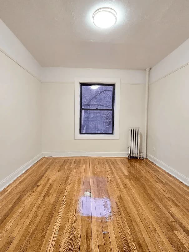 1462 Taylor Avenue #9, Bronx, NY 10460 apartment_living_room 1