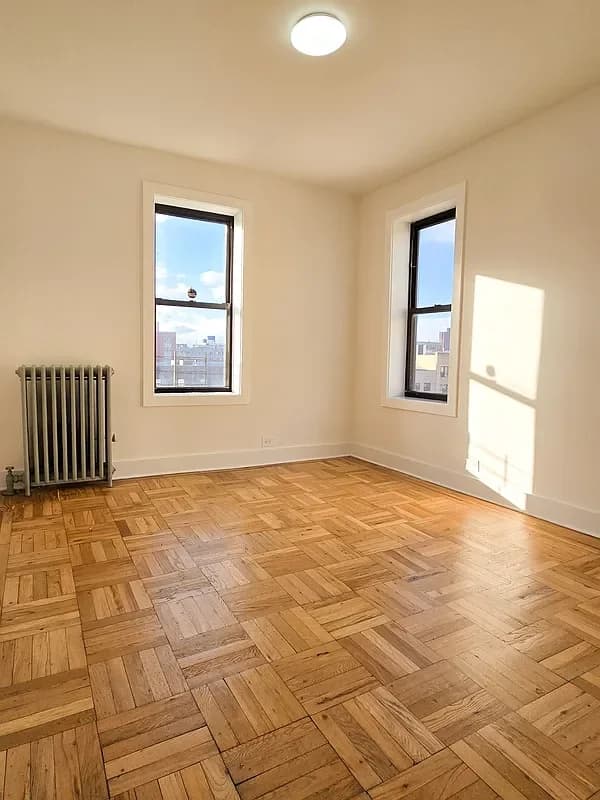 3021 Holland Avenue #54S, The Bronx, NY 10467 apartment_living_room 1