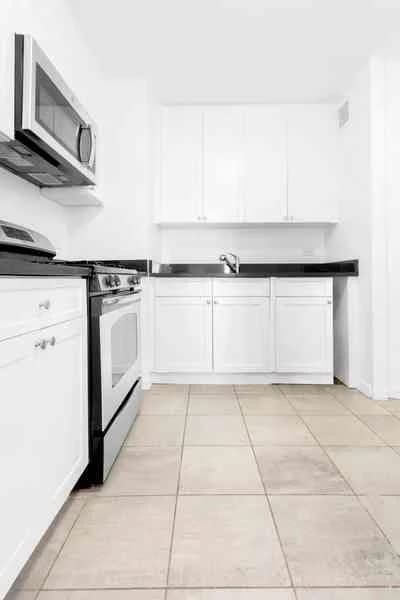 2600 Netherland Avenue #1514, The Bronx, NY 10463 apartment_kitchen 1