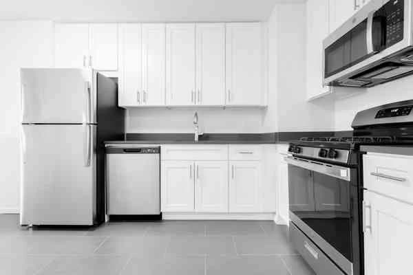 2600 Netherland Avenue #1717, The Bronx, NY 10463 apartment_kitchen 1