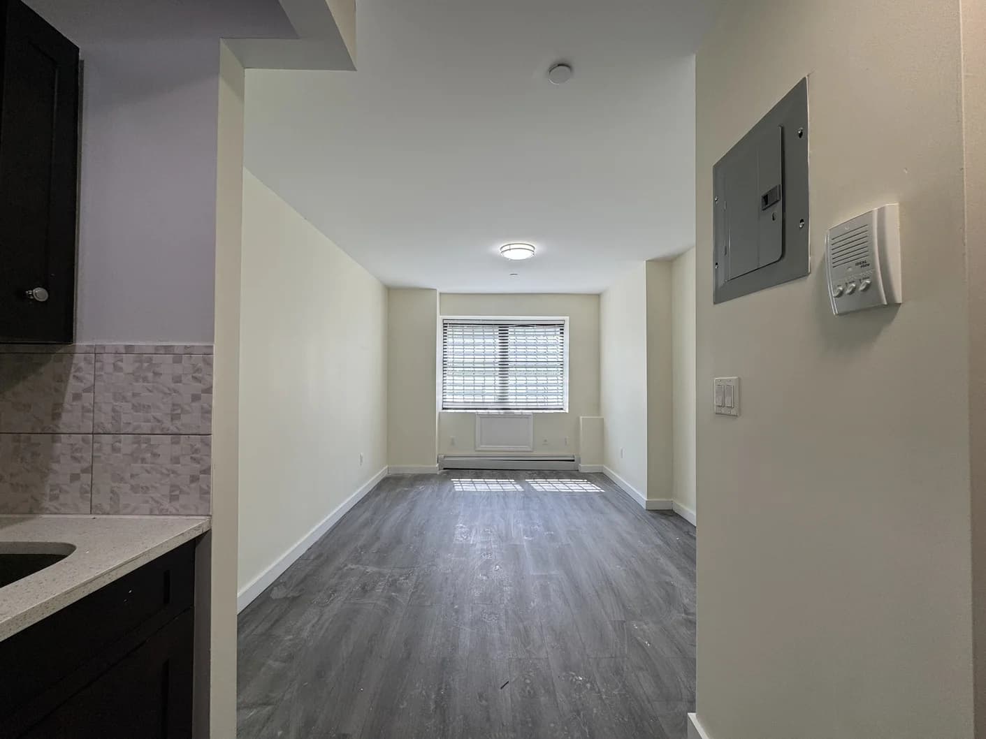186 East 205 Street #1F, Bronx, NY 10458 - Image 1