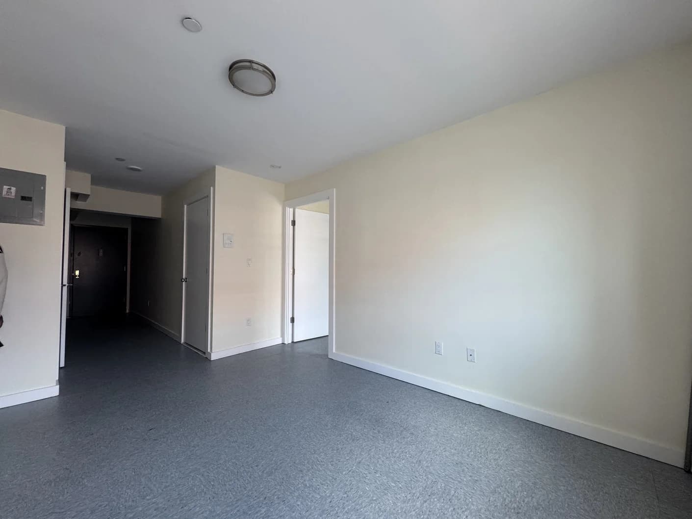 186 East 205 Street #7F, Bronx, NY 10458 - Image 1