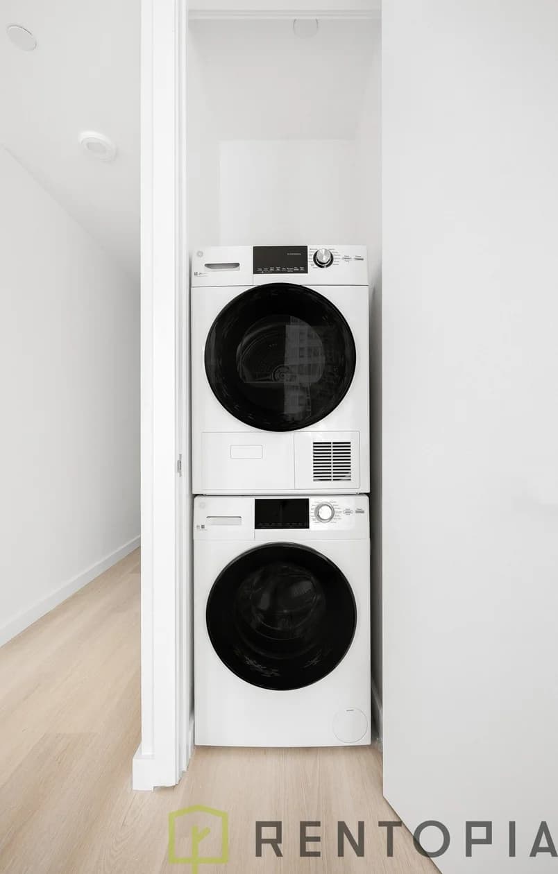 150 Lawrence Street #2301, Brooklyn, NY 11201 apartment_washer_dryer 1