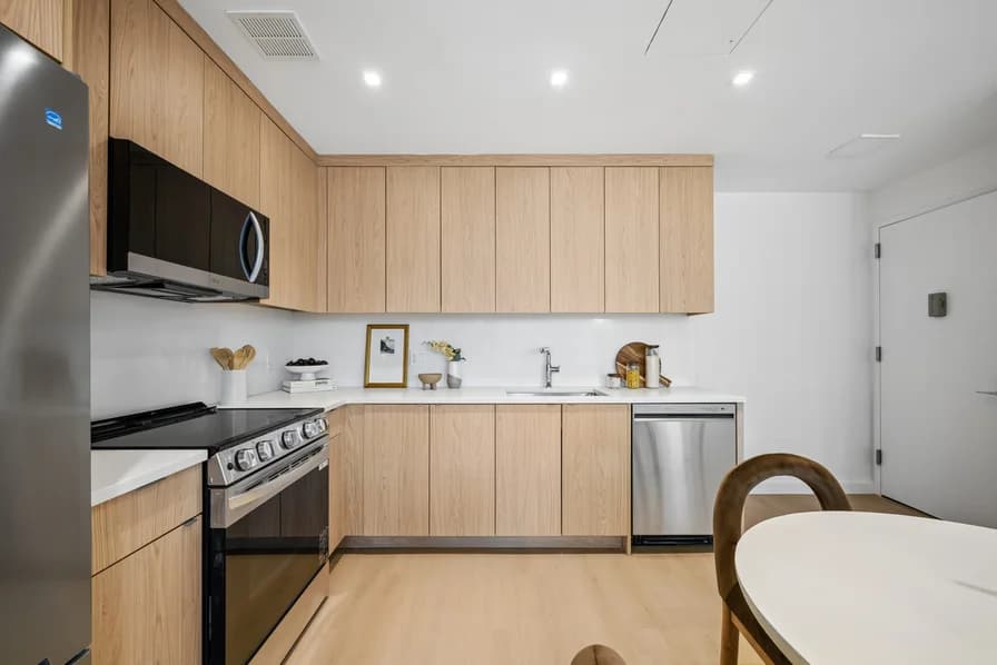 645 Park Place #7D, Brooklyn, NY 11216
