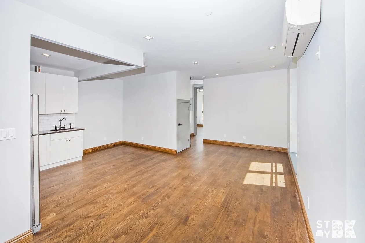 599 Myrtle Avenue #R2, Brooklyn, NY 11205 apartment_living_room 1
