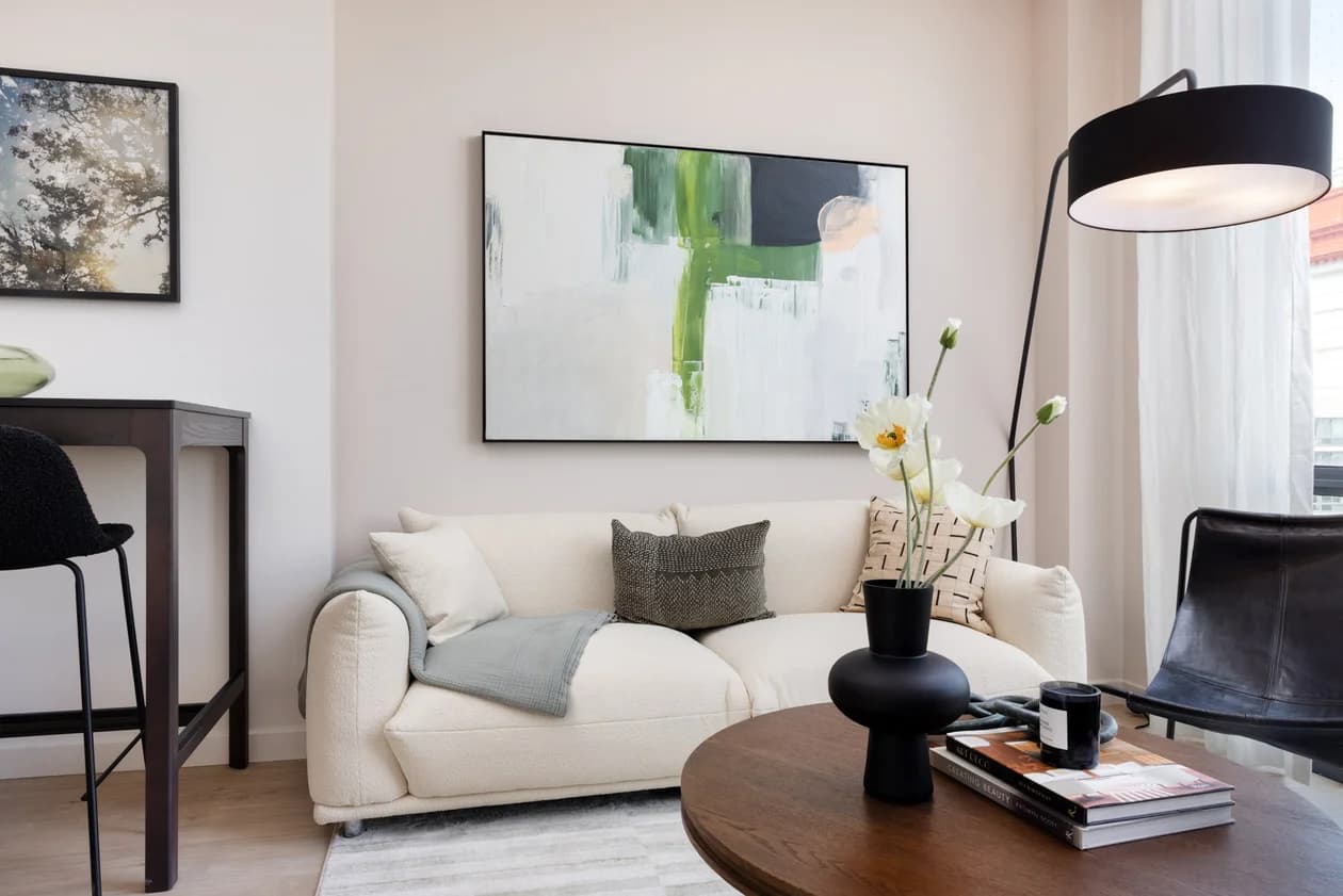 67 Prince Street #1108, Brooklyn, NY 11201 apartment_living_room 1