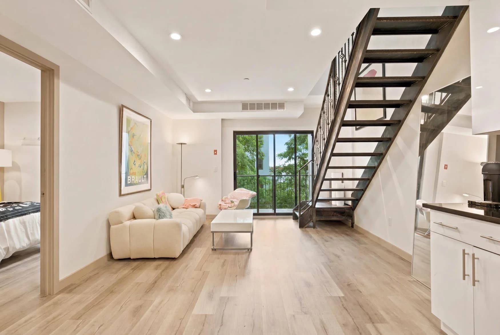 849 Madison Street #4-B, Brooklyn, NY 11221 apartment_living_room 1