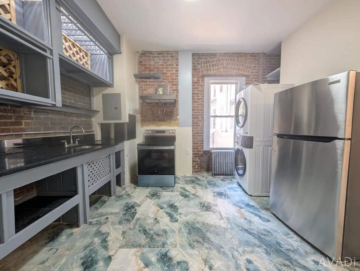 90 Howard Avenue #1L, Brooklyn, NY 11233 1
