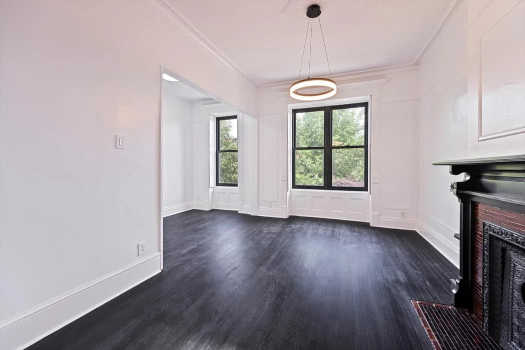736 Halsey Street #3, Brooklyn, NY 11233 apartment_living_room 1