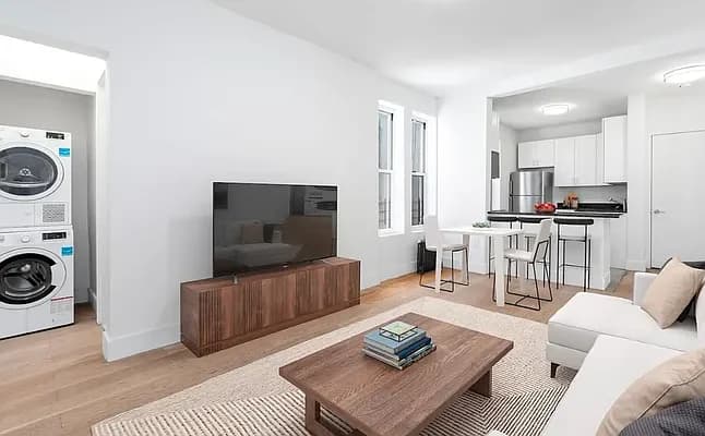 442 Decatur Street #8-B, Brooklyn, NY 11233 apartment_living_room 1