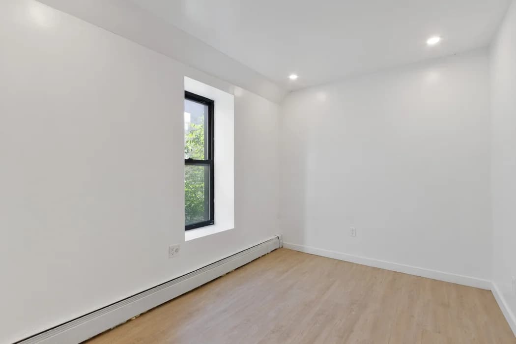 879 Dekalb Avenue #18, Brooklyn, NY 11206 apartment_bedroom_room 1