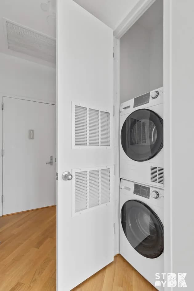 525 Clinton Avenue #4E, Brooklyn, NY 11238 apartment_washer_dryer 1