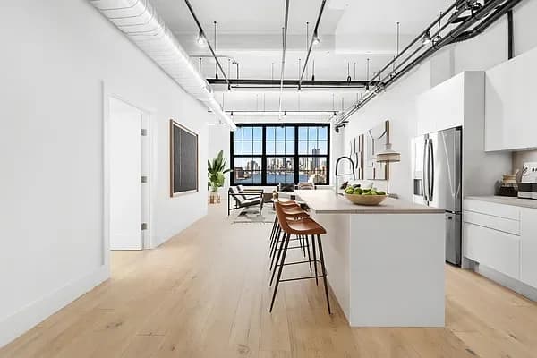 475 Kent Avenue #807, Brooklyn, NY 11249