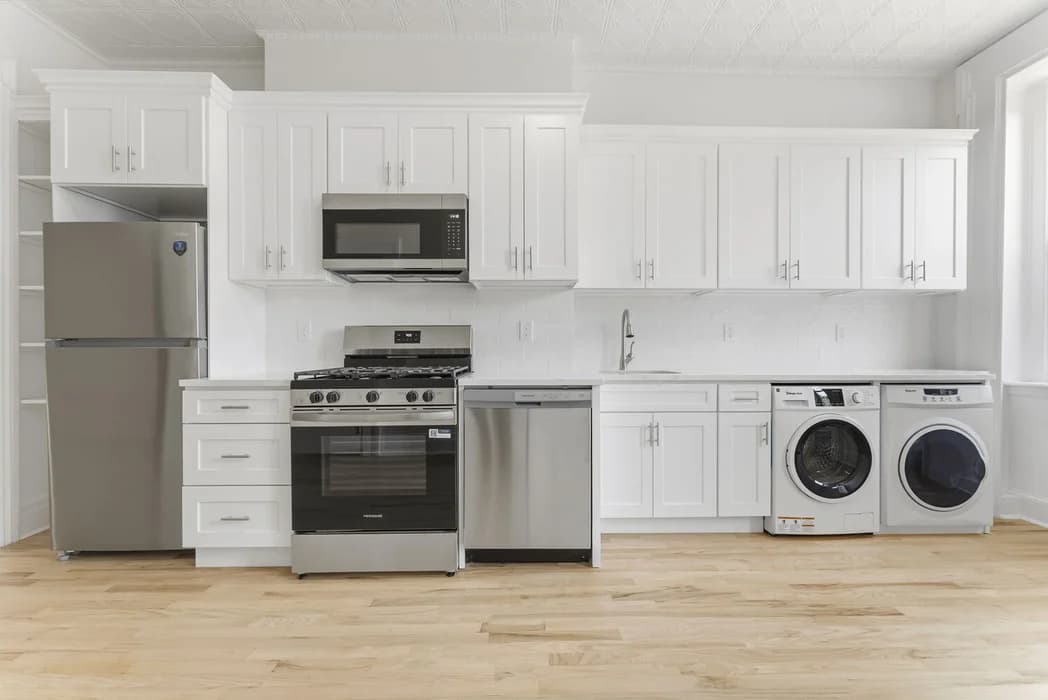 163 Bedford Avenue #1, Brooklyn, NY 11211 apartment_kitchen 1
