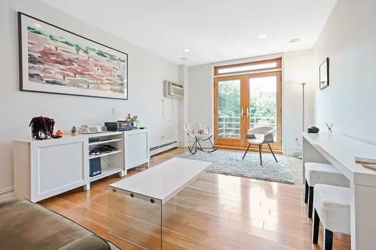 150 S 1 St #4K, Brooklyn, NY 11211