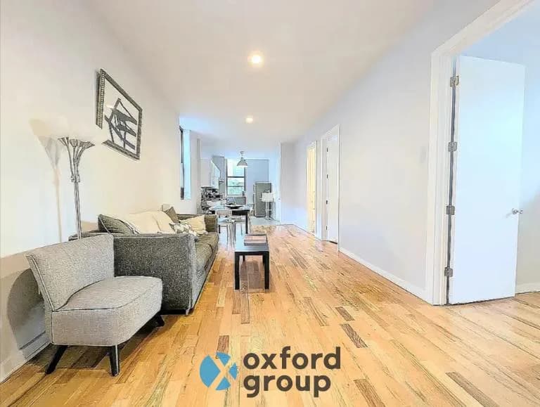 795 Flushing Avenue #3, Brooklyn, NY 11206 apartment_living_room 1