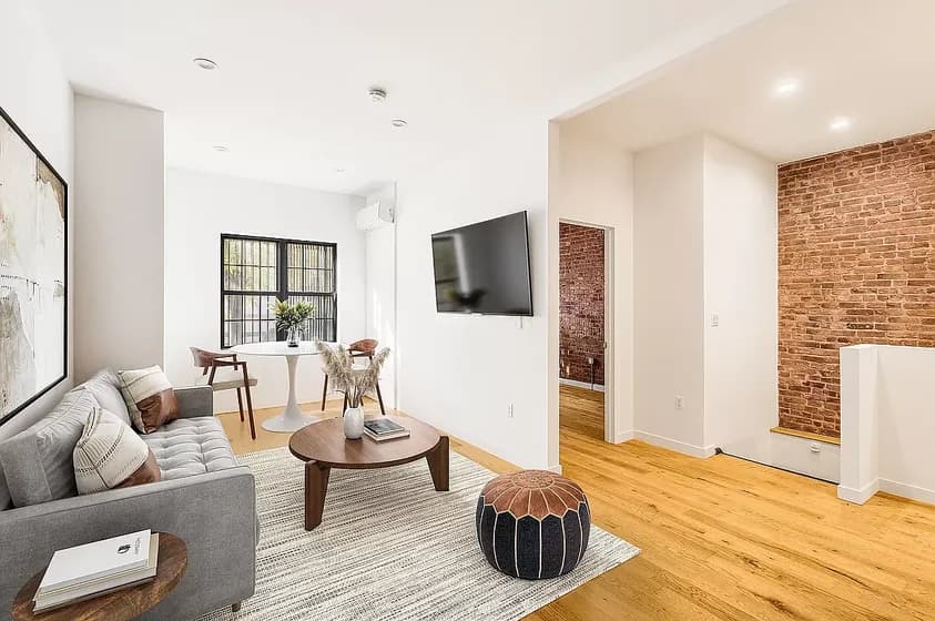 431 Wilson Avenue #1F, Brooklyn, NY 11221 apartment_living_room 1