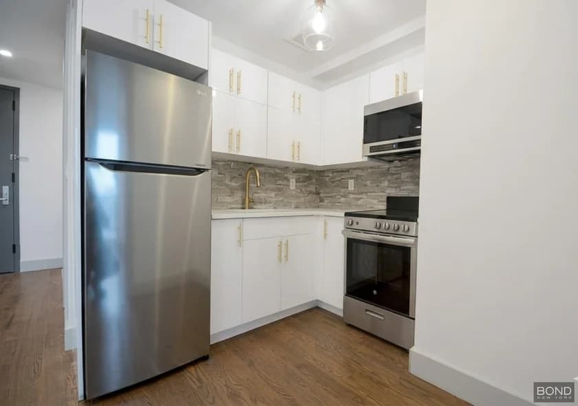 896 New York Avenue #4B, Brooklyn, NY 11226