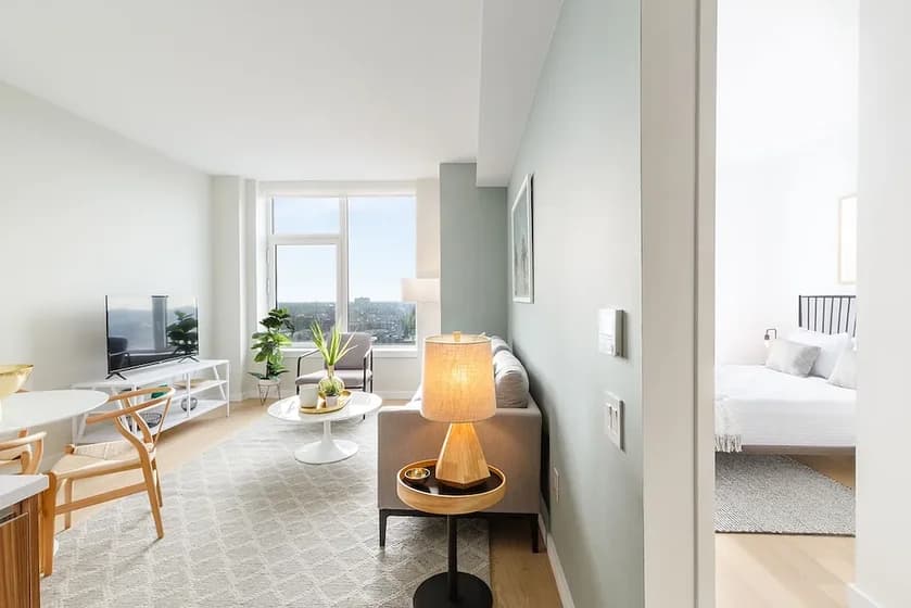 123 Linden Blvd #18E, Brooklyn, NY 11226 apartment_living_room 1