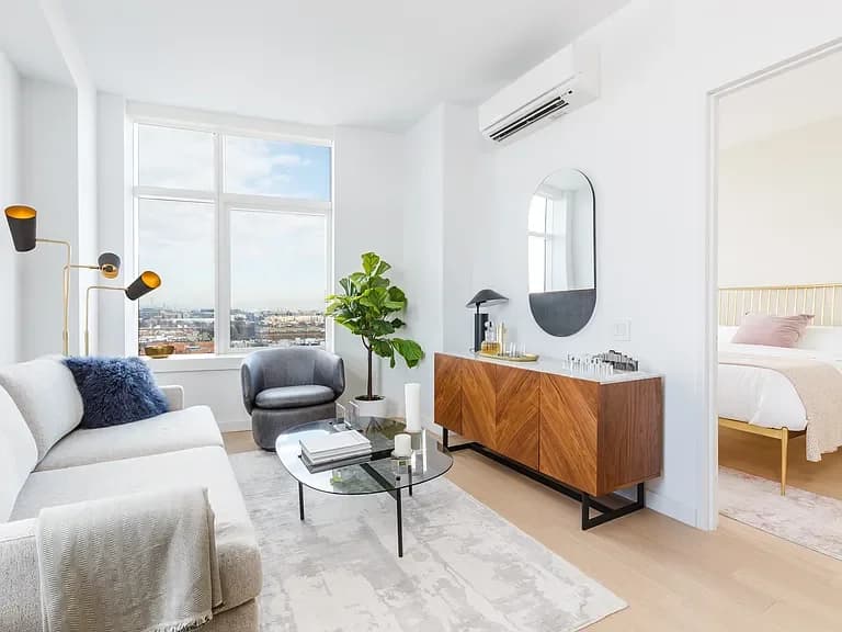 123 Linden Blvd #7R, Brooklyn, NY 11226 apartment_living_room 1