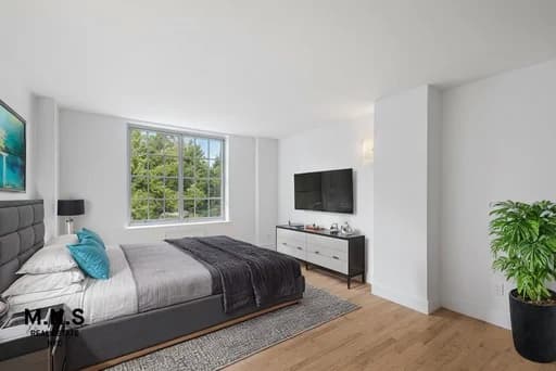 423 Ocean Parkway #6B, Brooklyn, NY 11218