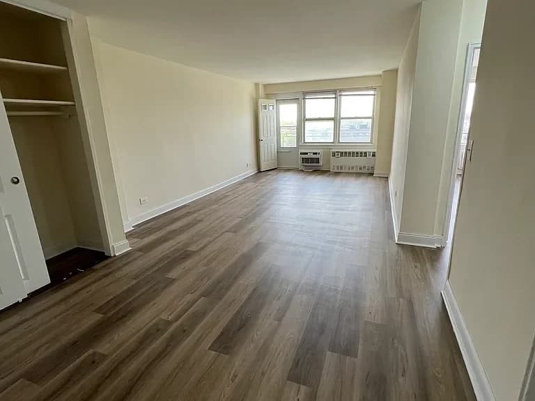 8800 20 Avenue #8C, Brooklyn, NY 11214 apartment_living_room 1