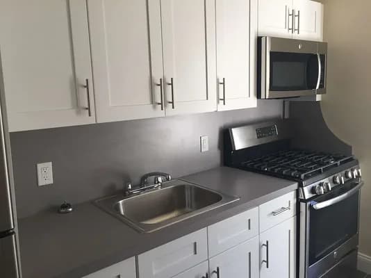 2661 W 2 St #5B, Brooklyn, NY 11223