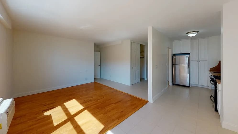 2940 Ocean Parkway #10R, Brooklyn, NY 11235 apartment_living_room 1