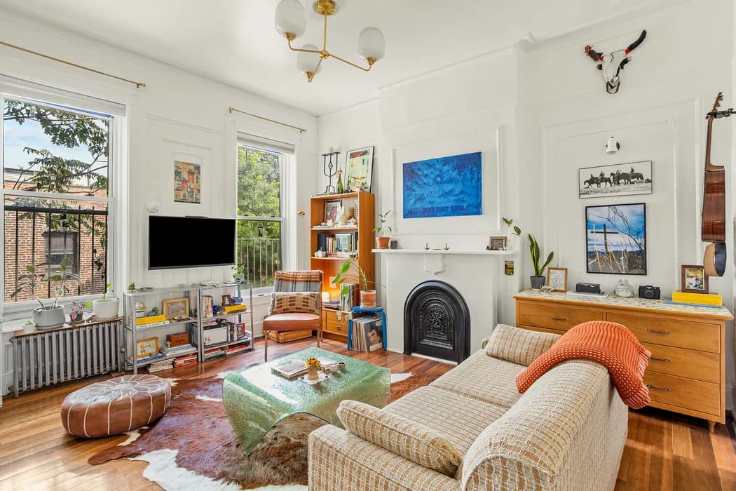 197 Bainbridge Street #3, Brooklyn, NY 11233 apartment_living_room 1