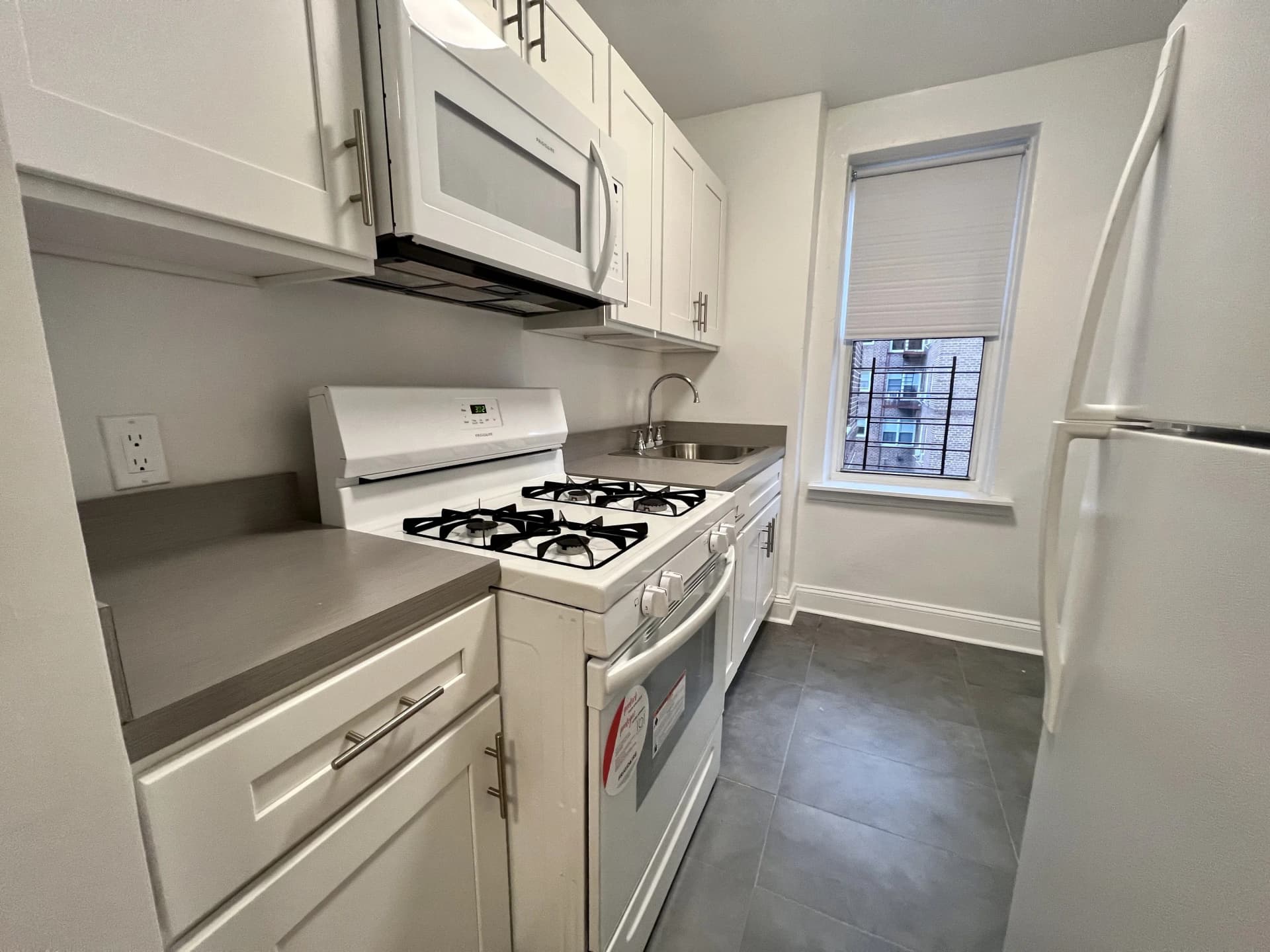 2074 Cropsey Ave #5A, Brooklyn, NY 11214 apartment_kitchen 1