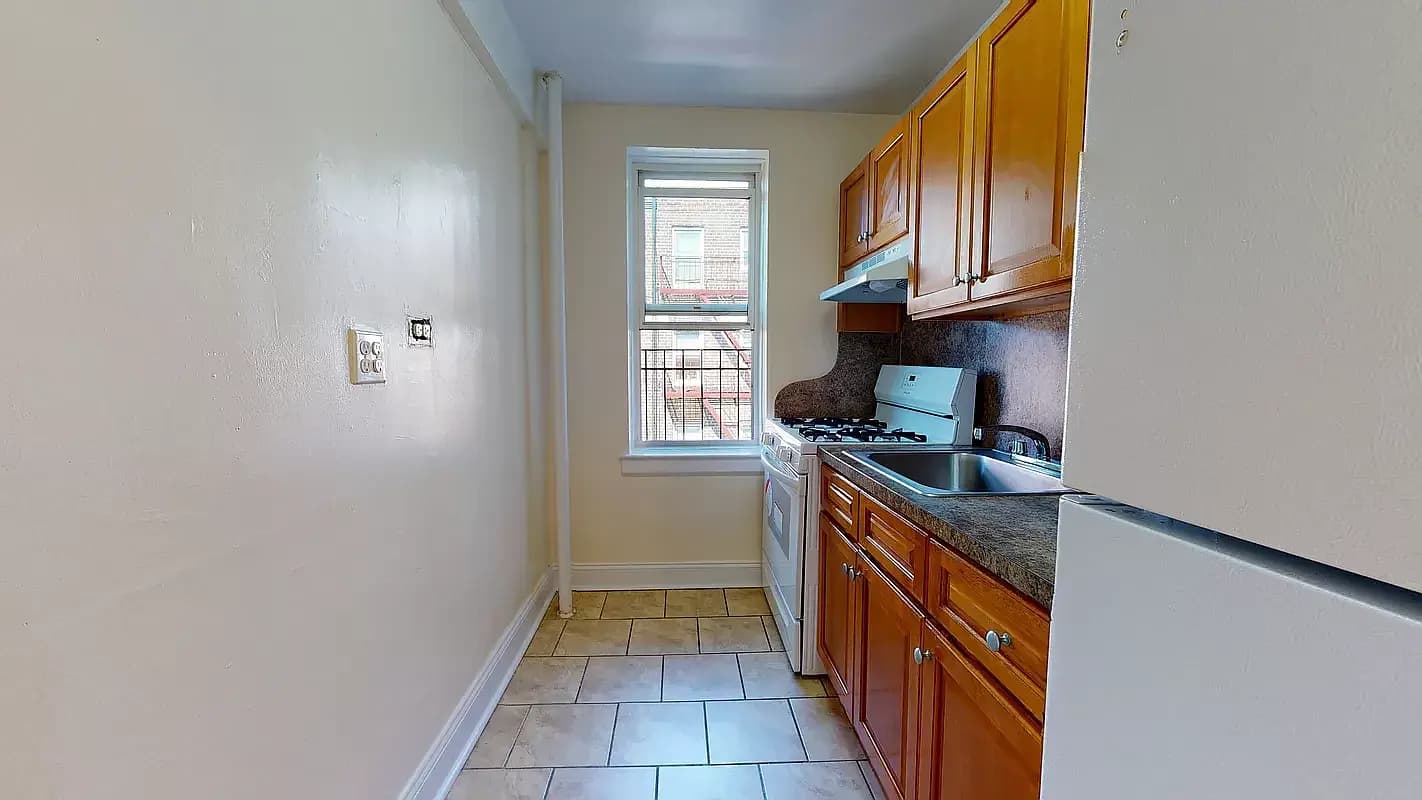 2035 20 Lane #2B, Brooklyn, NY 11214